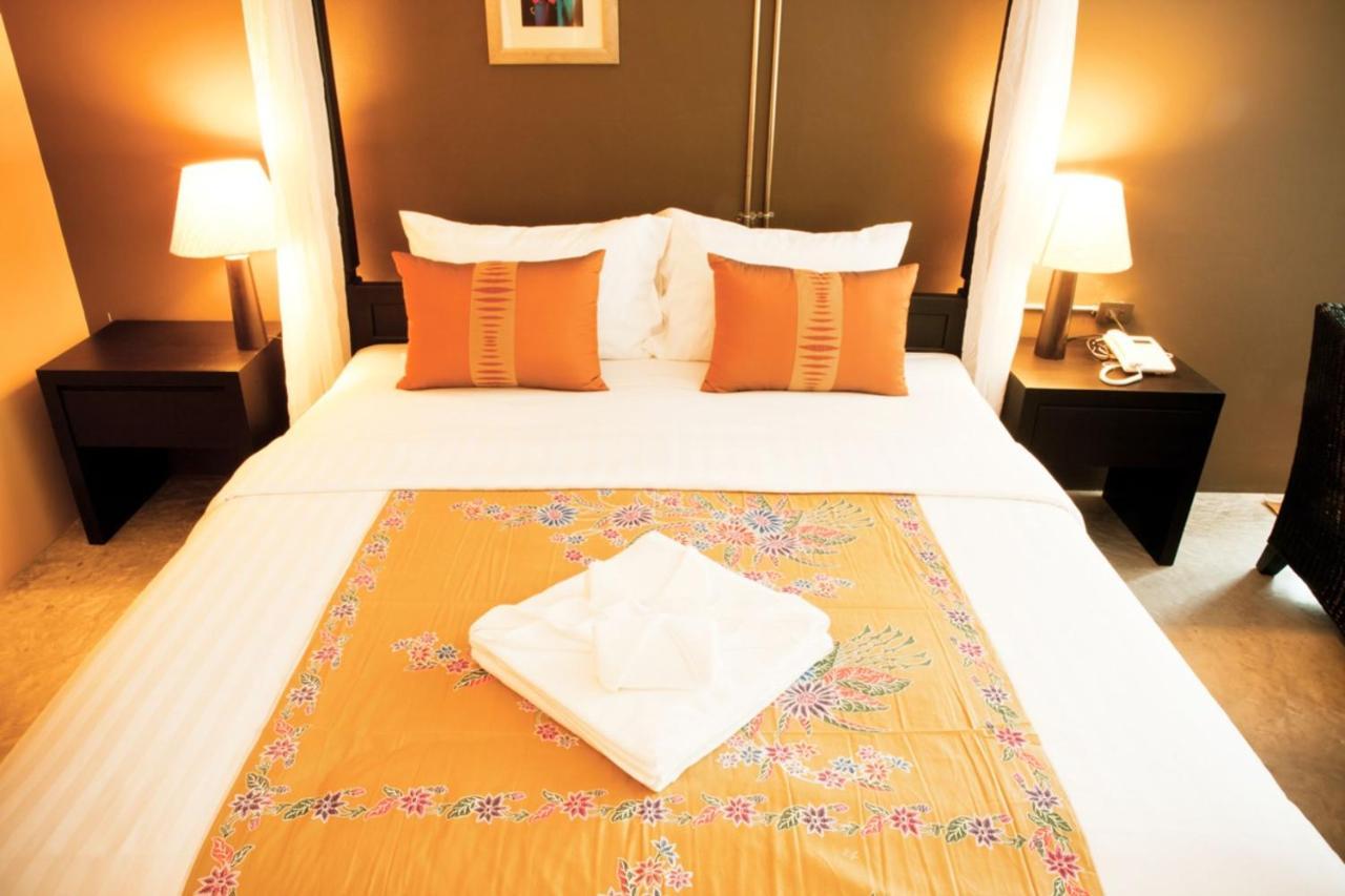 Baan Phuanda Phuket Hotell Exteriör bild