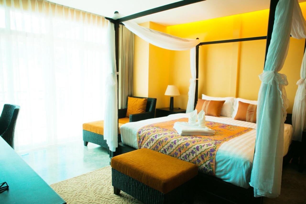 Baan Phuanda Phuket Hotell Exteriör bild