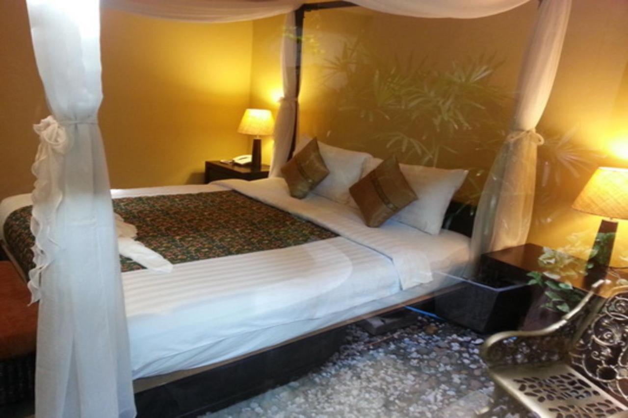 Baan Phuanda Phuket Hotell Exteriör bild
