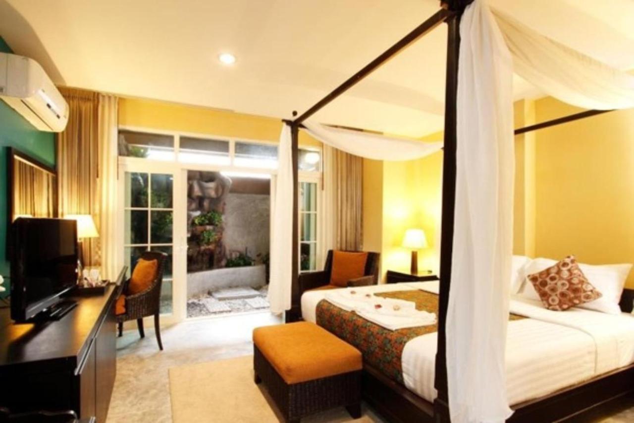 Baan Phuanda Phuket Hotell Exteriör bild