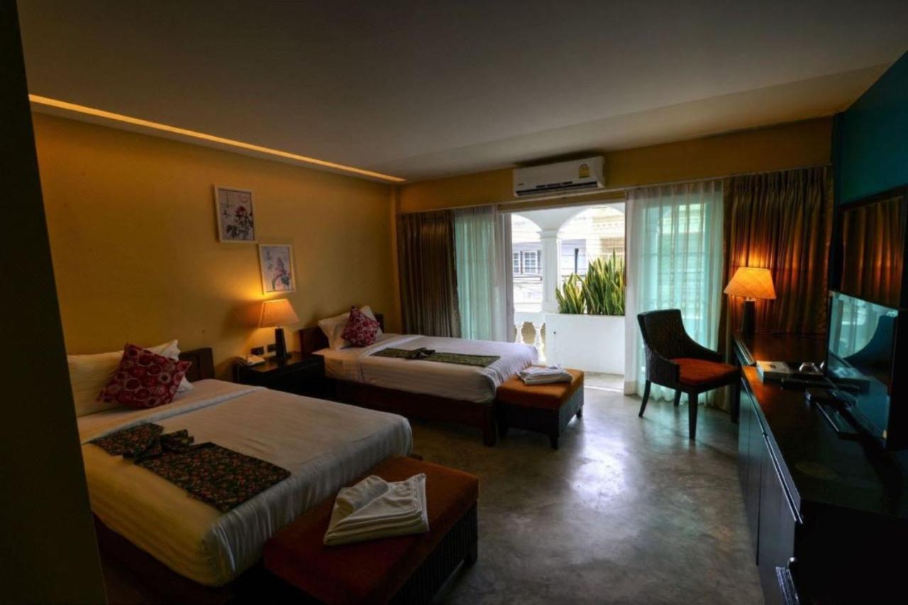 Baan Phuanda Phuket Hotell Exteriör bild