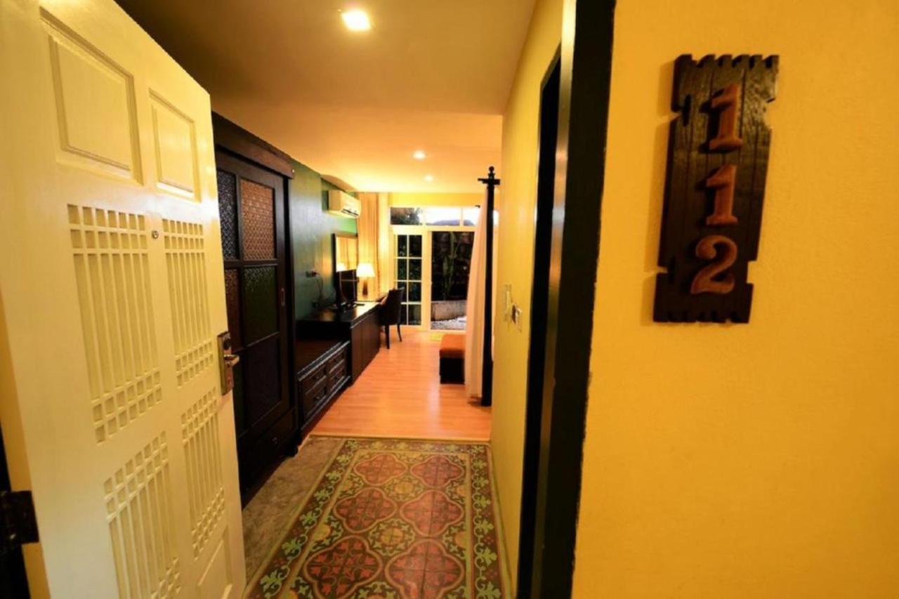 Baan Phuanda Phuket Hotell Exteriör bild