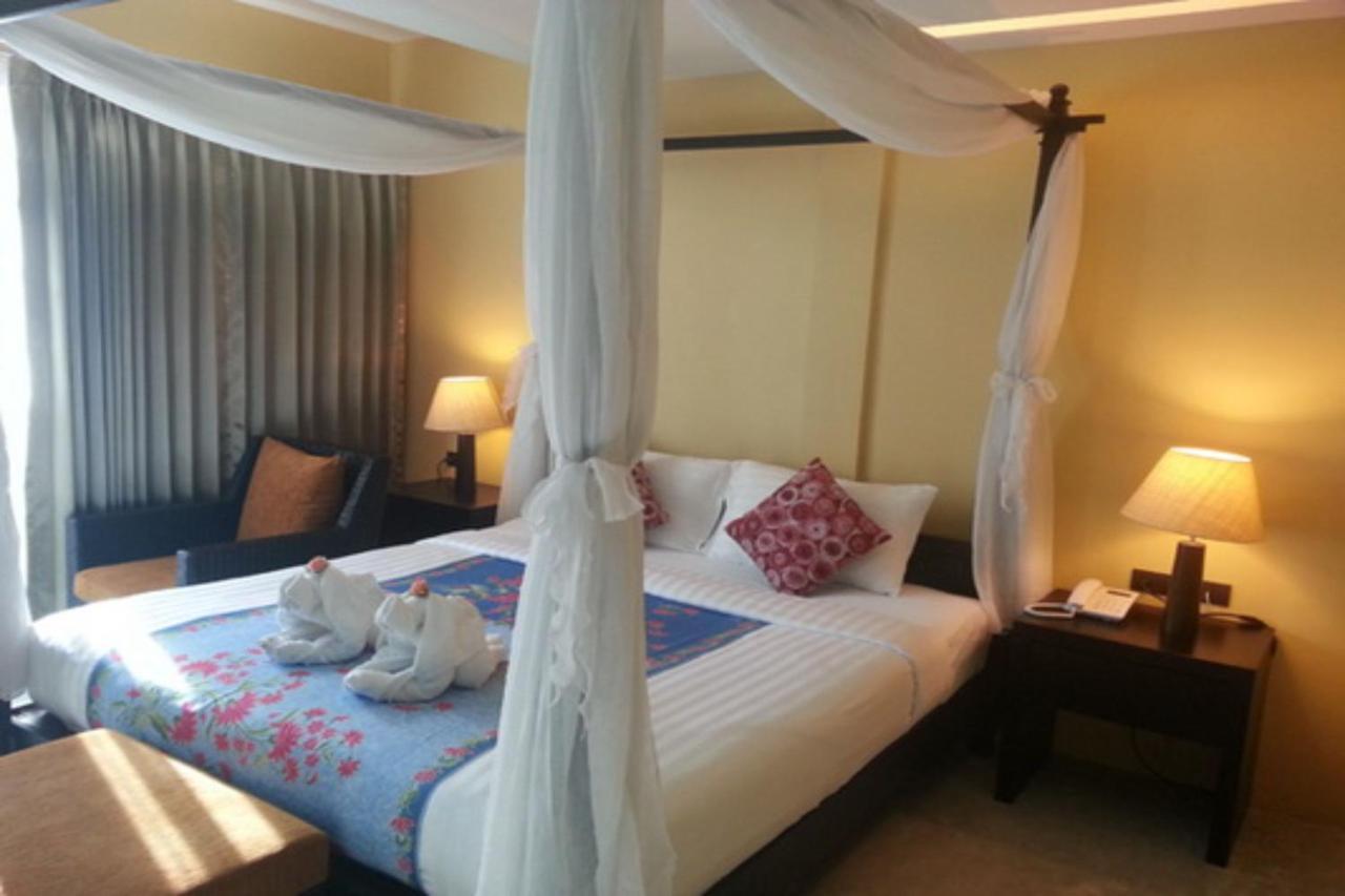 Baan Phuanda Phuket Hotell Exteriör bild